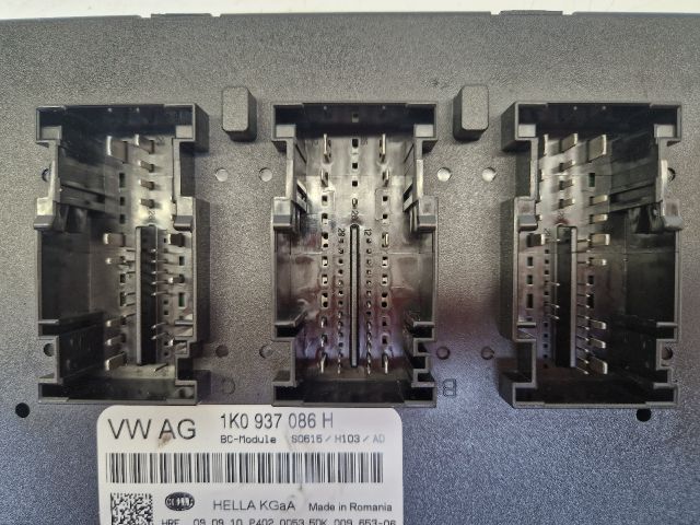 bontott VW GOLF VI Biztosítéktábla Utastér