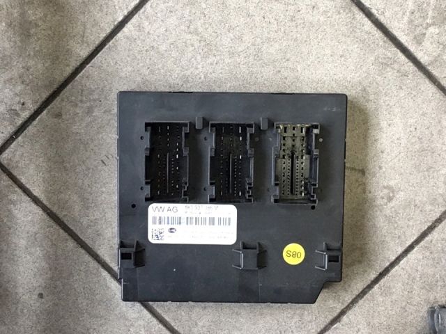 bontott VW GOLF VI Biztosítéktábla Utastér