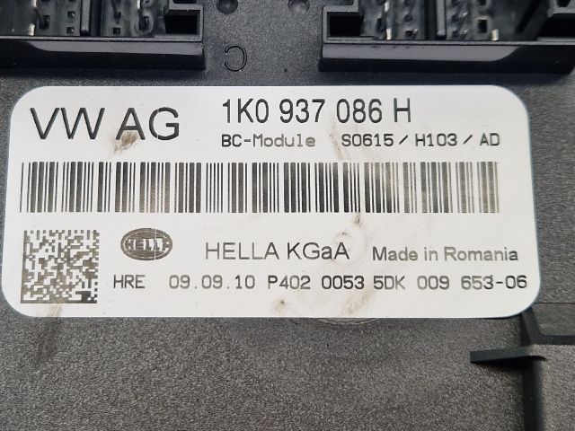 bontott VW GOLF VI Biztosítéktábla Utastér