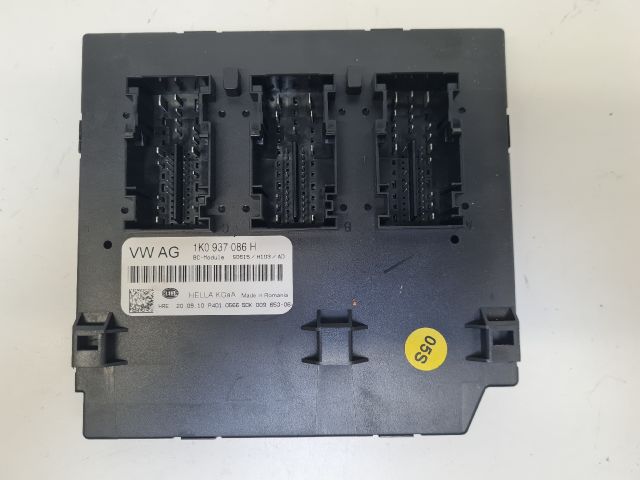 bontott VW GOLF VI Biztosítéktábla Utastér