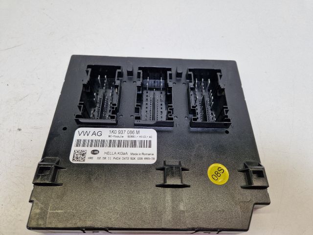 bontott VW GOLF VI Biztosítéktábla Utastér