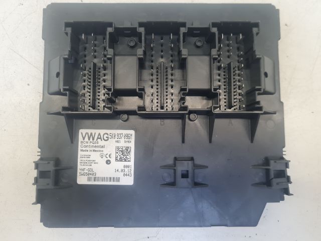 bontott VW GOLF VI Biztosítéktábla Utastér