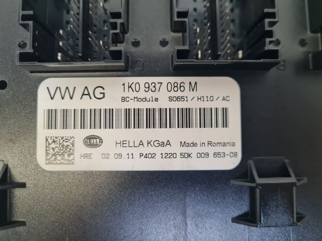 bontott VW GOLF VI Biztosítéktábla Utastér