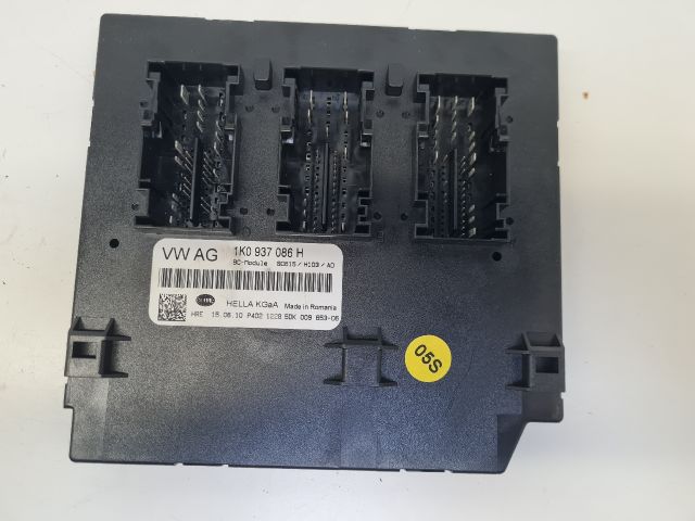 bontott VW GOLF VI Biztosítéktábla Utastér