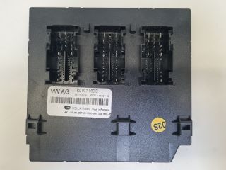 bontott VW GOLF VI Biztosítéktábla Utastér