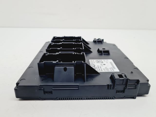 bontott VW GOLF VI Biztosítéktábla Utastér