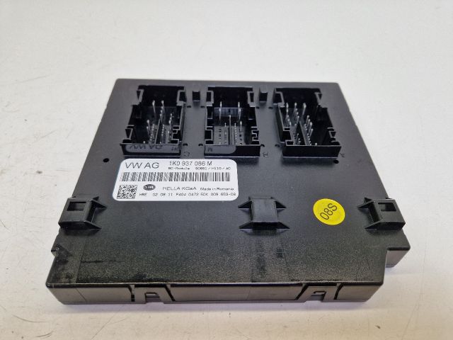 bontott VW GOLF VI Biztosítéktábla Utastér