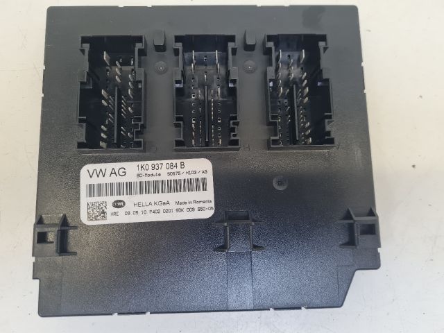 bontott VW GOLF VI Biztosítéktábla Utastér