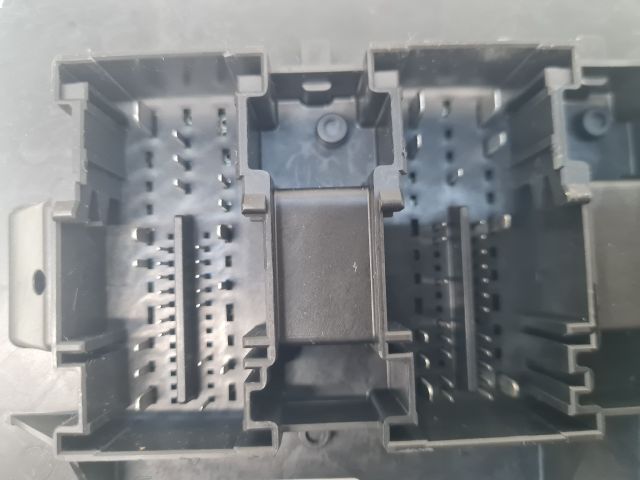 bontott VW GOLF VI Biztosítéktábla Utastér