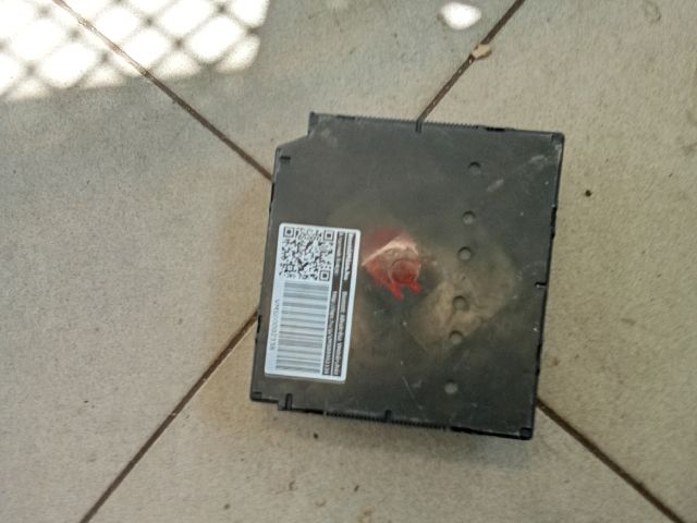 bontott VW GOLF VI Biztosítéktábla Utastér