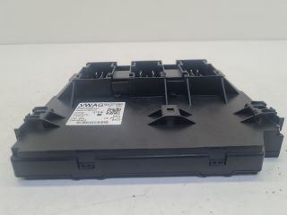 bontott VW GOLF VI Biztosítéktábla Utastér