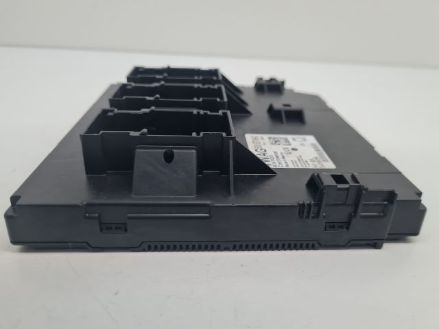 bontott VW GOLF VI Biztosítéktábla Utastér