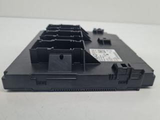 bontott VW GOLF VI Biztosítéktábla Utastér