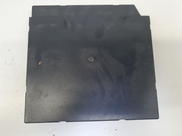 bontott VW GOLF VI Biztosítéktábla Utastér