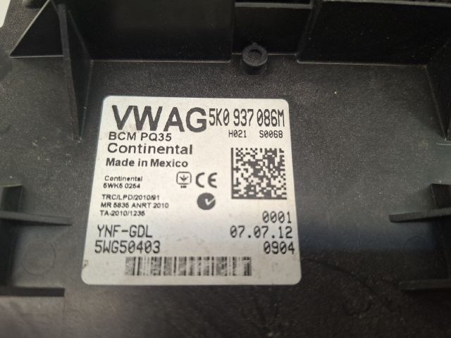 bontott VW GOLF VI Biztosítéktábla Utastér