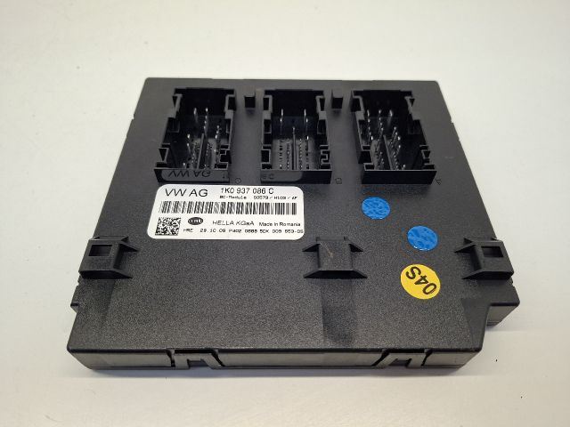 bontott VW GOLF VI Biztosítéktábla Utastér