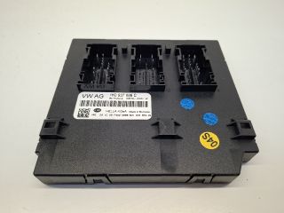 bontott VW GOLF VI Biztosítéktábla Utastér