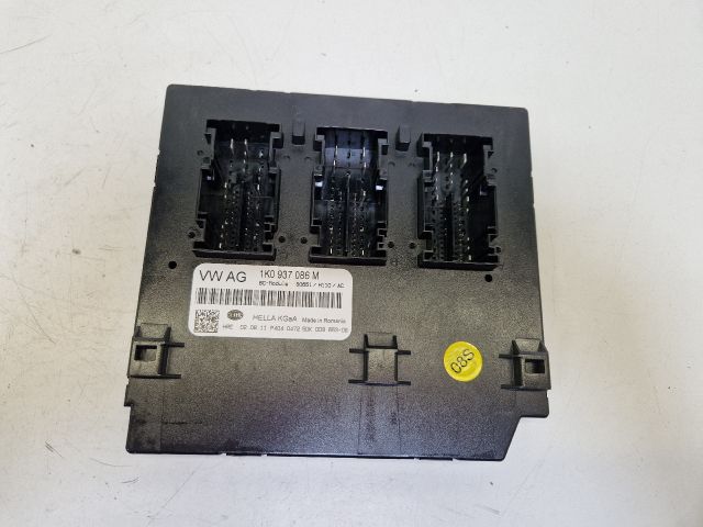 bontott VW GOLF VI Biztosítéktábla Utastér