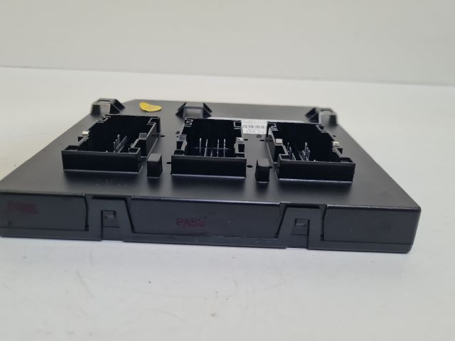 bontott VW GOLF VI Biztosítéktábla Utastér