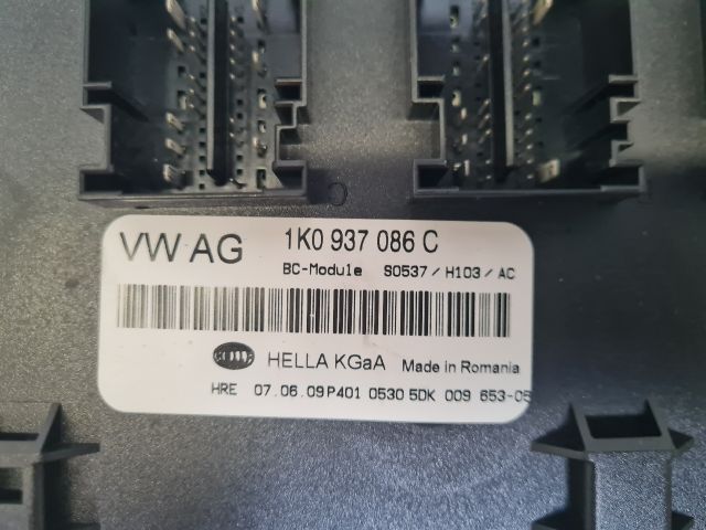 bontott VW GOLF VI Biztosítéktábla Utastér