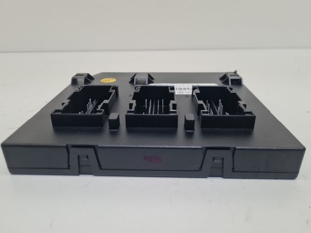 bontott VW GOLF VI Biztosítéktábla Utastér