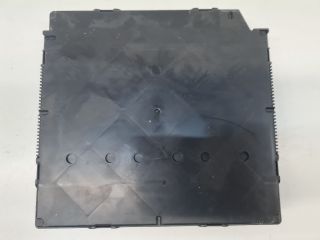 bontott VW GOLF VI Biztosítéktábla Utastér