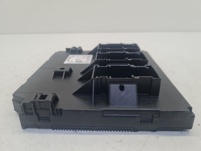 bontott VW GOLF VI Biztosítéktábla Utastér