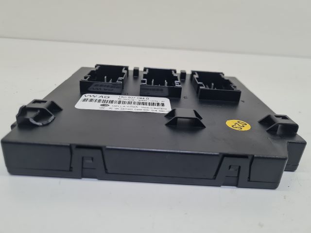 bontott VW GOLF VI Biztosítéktábla Utastér