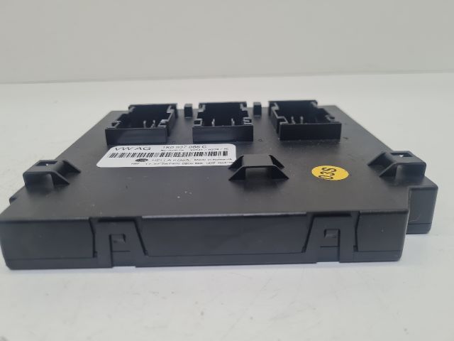 bontott VW GOLF VI Biztosítéktábla Utastér