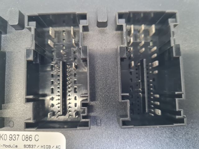 bontott VW GOLF VI Biztosítéktábla Utastér