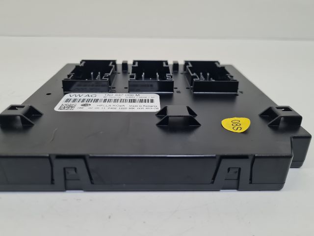 bontott VW GOLF VI Biztosítéktábla Utastér