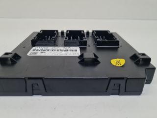 bontott VW GOLF VI Biztosítéktábla Utastér