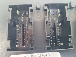 bontott VW GOLF VI Biztosítéktábla Utastér