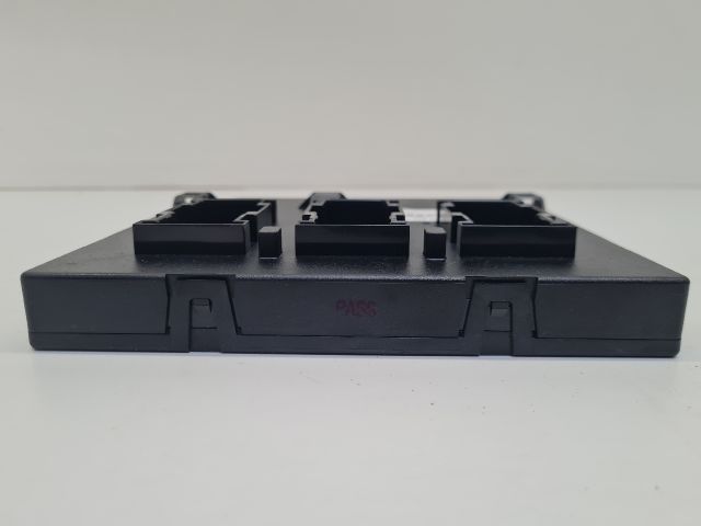 bontott VW GOLF VI Biztosítéktábla Utastér