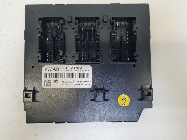 bontott VW GOLF VI Biztosítéktábla Utastér