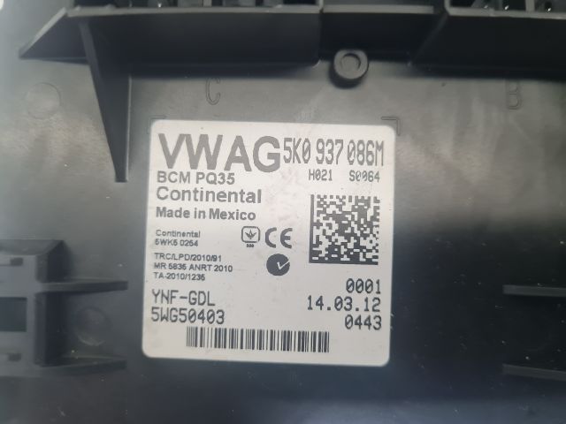 bontott VW GOLF VI Biztosítéktábla Utastér