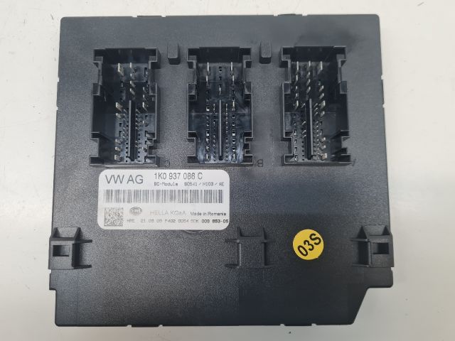 bontott VW GOLF VI Biztosítéktábla Utastér