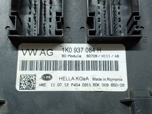 bontott VW GOLF VI Biztosítéktábla Utastér