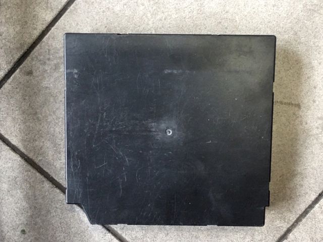 bontott VW GOLF VI Biztosítéktábla Utastér