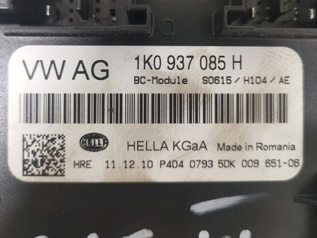 bontott VW GOLF VI Biztosítéktábla Utastér