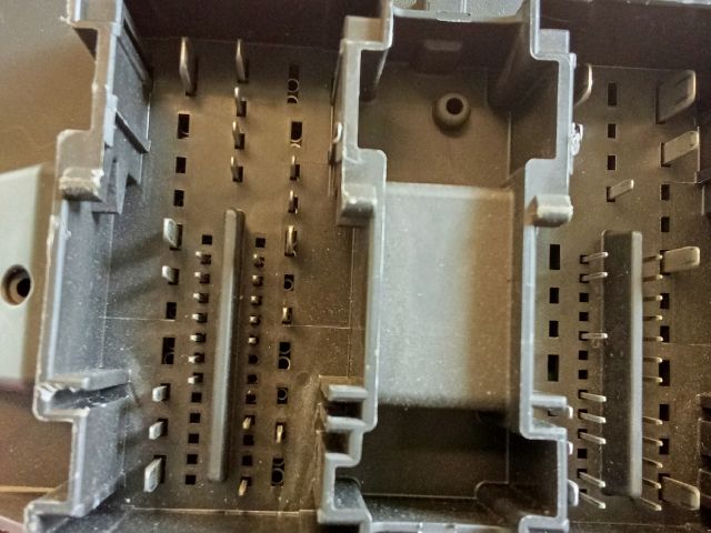 bontott VW GOLF VI Biztosítéktábla Utastér