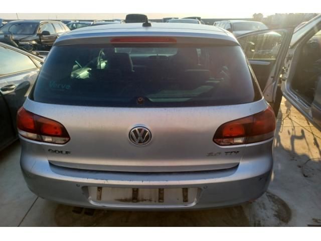 bontott VW GOLF VI CD / DVD Tár