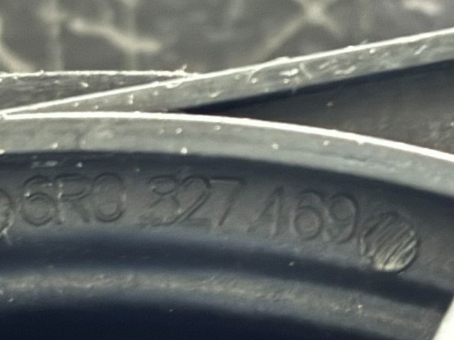 bontott VW GOLF VI Csomagtér Nyitó Kar / Gomb