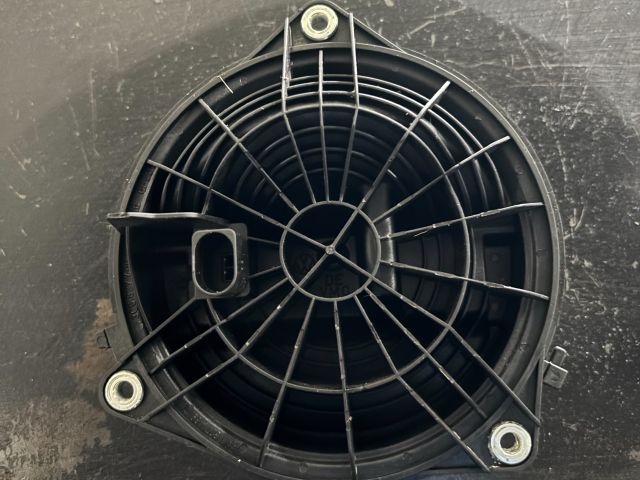 bontott VW GOLF VI Csomagtér Nyitó Kar / Gomb