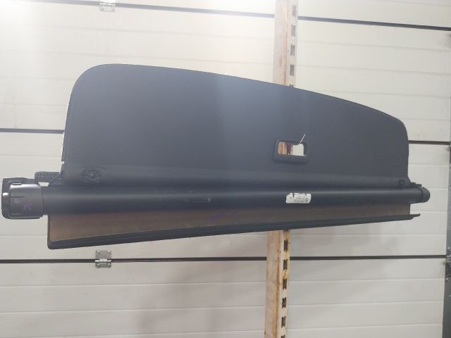 bontott VW GOLF VI Csomagtér Roló