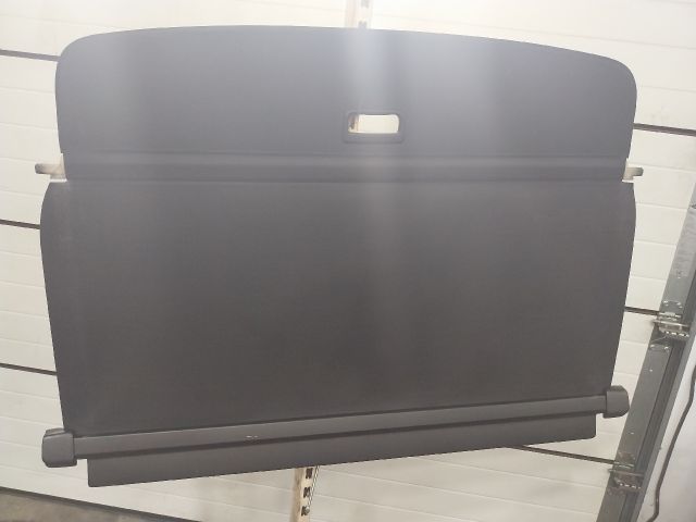 bontott VW GOLF VI Csomagtér Roló