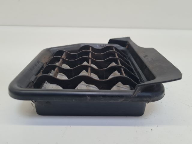 bontott VW GOLF VI Csomagtér Szellőző Hátsó