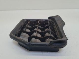 bontott VW GOLF VI Csomagtér Szellőző Hátsó