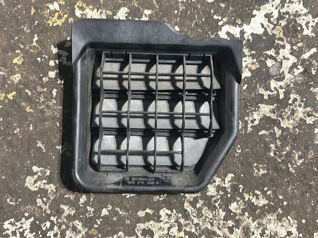 bontott VW GOLF VI Csomagtér Szellőző Jobb