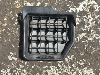 bontott VW GOLF VI Csomagtér Szellőző Jobb